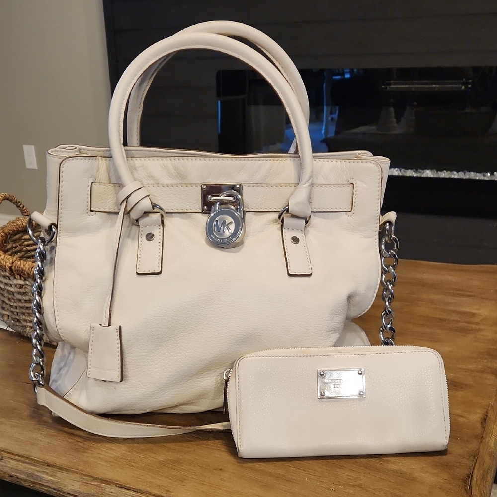 Michael Kors Cream Satchel Bag with Structured Design W Matching Wallet